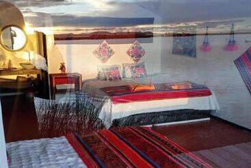 تختخواب و صبحانه Laguna Del Titicaca Lodge
