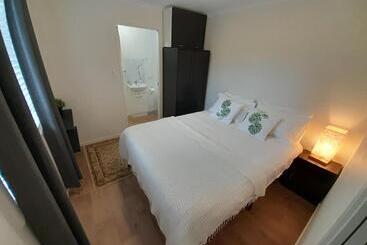 Bed and Breakfast Entire Self Contained Cabin On The Beautiful Mountain