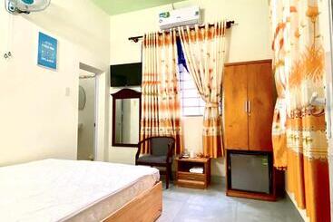 هتل Khách Sạn Hằng Trang
