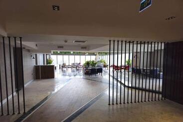 هتل Ramada Encore By Wyndham Istanbul Arnavutkoy