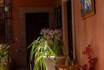La Casa B & B