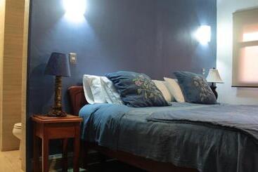 La Casa B & B