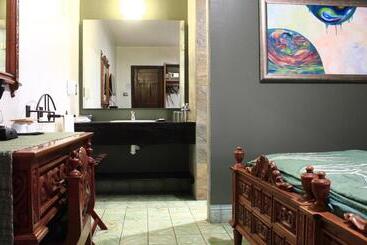 La Casa B & B