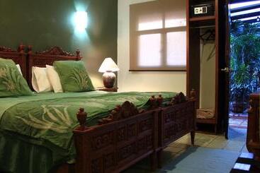 La Casa B & B