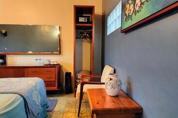 La Casa B & B