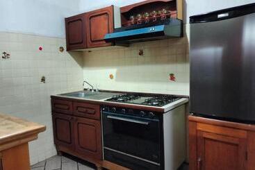 La Casa B & B