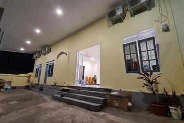 مُتل Wisma Delima