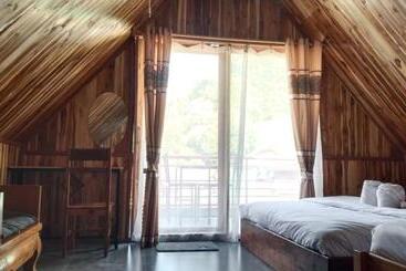پانسیون Amphai Guest House