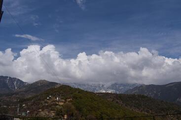 پانسیون Hill Top Guest House And Restaurant