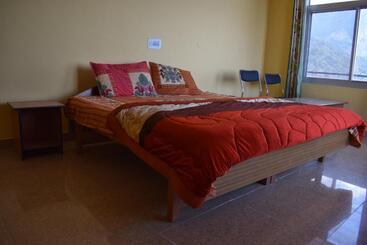 پانسیون Hill Top Guest House And Restaurant