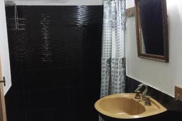 پانسیون Hostal Adelita