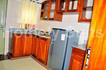 پانسیون Kisoro Homely Suites
