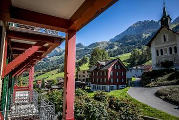 ホテル Alpenhof