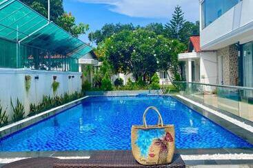 هتل Dragon Bay