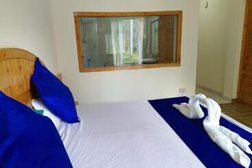 هتل Erm Luxury Boutique Stay