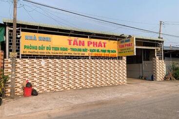 هتل Nhà Nghỉ Tấn Phát