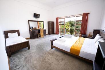 هتل Rise & Set Arugam Bay