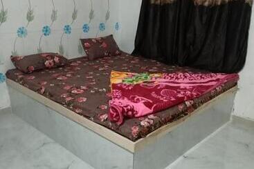 فندق S R Farm House