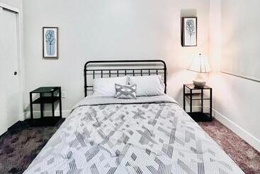 هتل Stylish Hollywood Blvd. W/ Free Parking
