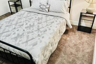 هتل Stylish Hollywood Blvd. W/ Free Parking