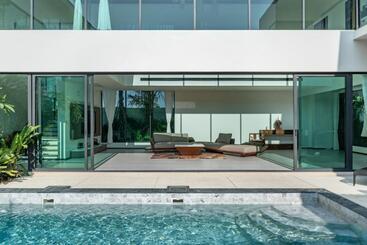هتل Sun Diego Resort Pool Villa