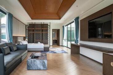 هتل Sun Diego Resort Pool Villa