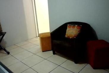 پانسیون Vee’s Guest House