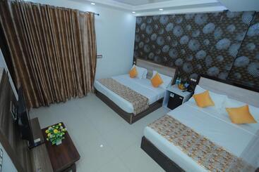 هتل Red Velvet Suites