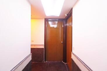 هتل Red Velvet Suites