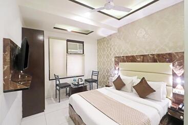 هتل Red Velvet Suites