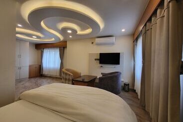 هتل Anjani Suite