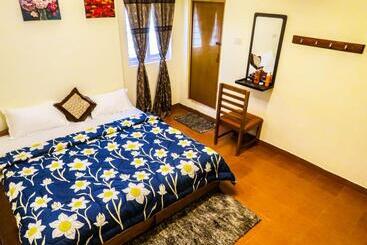 هتل Bob S Haven Bungalow