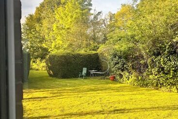 پانسیون High Trees Guest House Gatwick