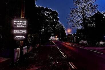 پانسیون High Trees Guest House Gatwick