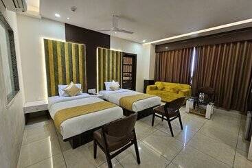 هتل Grand Darshan Vadodara
