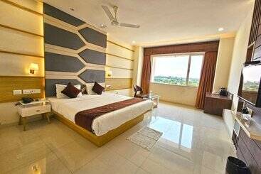 هتل Grand Darshan Vadodara