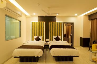 هتل Grand Darshan Vadodara