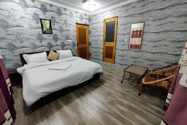هتل Sheesha Residency , Srinagar