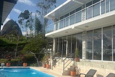 پانسیون Hermosa Habitación 202!!