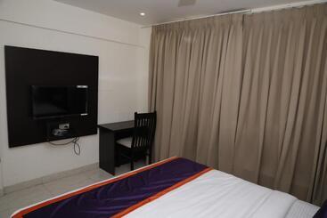 هتل Balaji Gold Inn