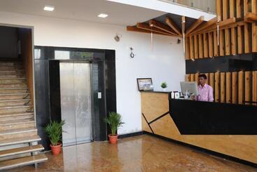 هتل Balaji Gold Inn