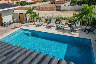 هتل Casita Palma By Boutique Bonaire Unique Resorts