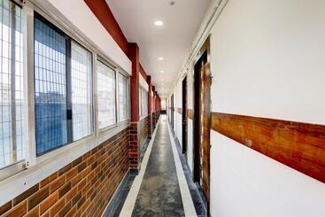 هتل Oyo Payal Guest House