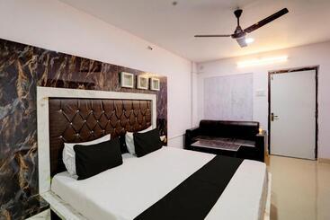 هتل Oyo Payal Guest House