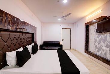 هتل Oyo Payal Guest House
