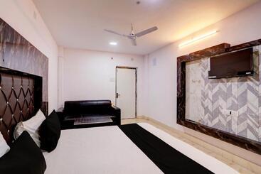 هتل Oyo Payal Guest House