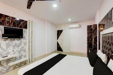 هتل Oyo Payal Guest House