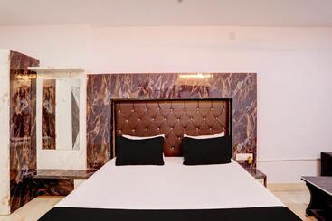 هتل Oyo Payal Guest House