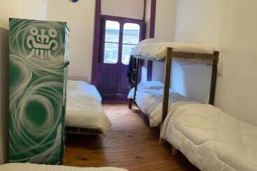 تختخواب و صبحانه Art Hostel Casa Chaman