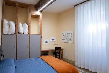 تختخواب و صبحانه Locanda Del Centrale